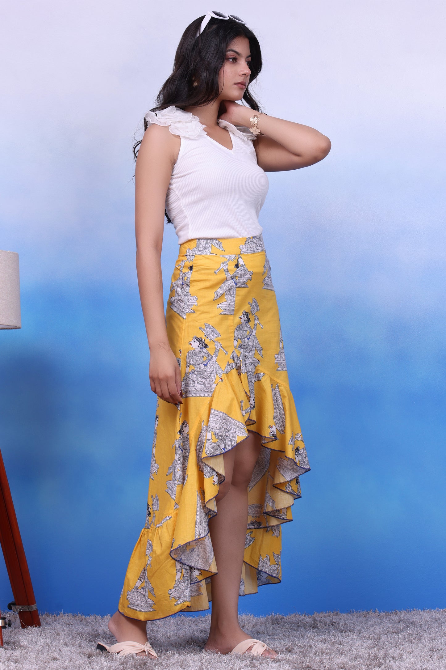 White Rose Vest With Ruffle Skirt